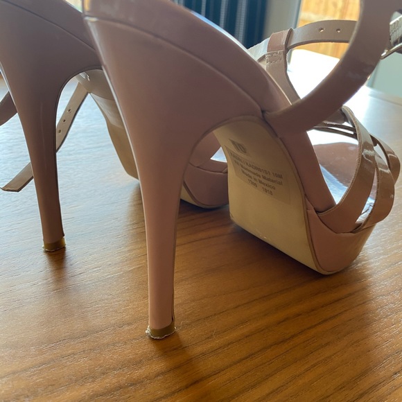 Steve Madden Nude Platform Heels - Picture 4 of 5
